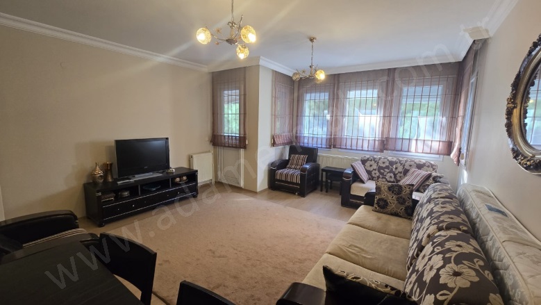 İkiçeşmelik Mah. Kuşadası Kiralık Daire |  3+1 Oda | 125M2 Aylık 30.000Tl Eşyalı  | 3. Kat | Isı Pompası | 2 Banyo | 3 Yatak Odası Resim-2