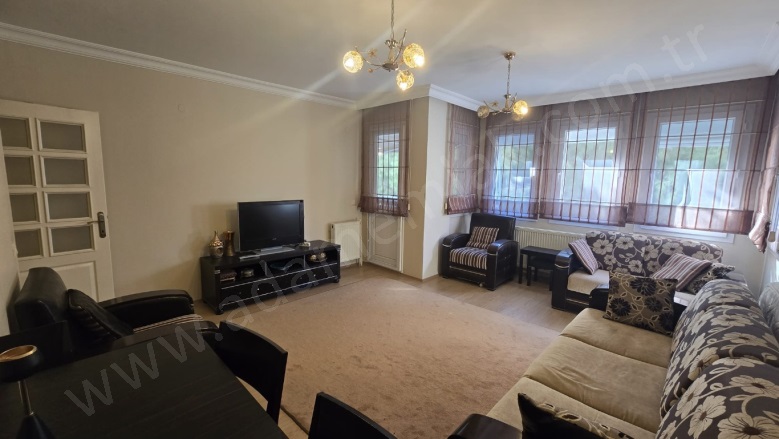 İkiçeşmelik Mah. Kuşadası Kiralık Daire |  3+1 Oda | 125M2 Aylık 30.000Tl Eşyalı  | 3. Kat | Isı Pompası | 2 Banyo | 3 Yatak Odası Resim-4