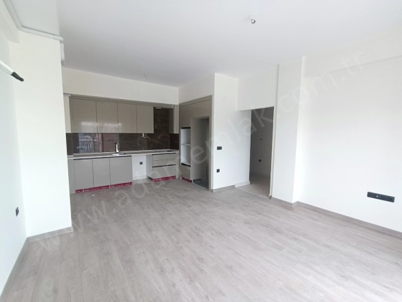Değirmendere Mah. Kuşadası Satılık Daire |  3+1 Oda | 145M2 6.500.000Tl | 3. Kat | Yerden Isıtma | 2 Banyo | 3 Yatak Odası Resim-5
