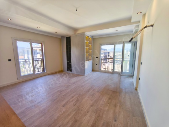 Değirmendere Mah. Kuşadası Satılık Daire |  3+1 Oda | 145M2 6.500.000Tl | 3. Kat | Yerden Isıtma | 2 Banyo | 3 Yatak Odası Resim-5