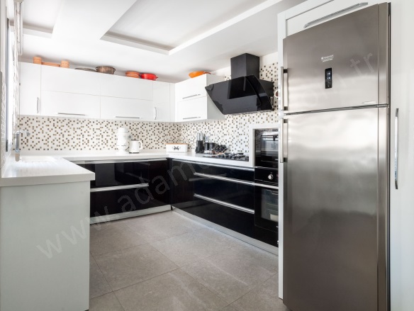 İkiçeşmelik Mah. Kuşadası Satılık Daire |  3+1 Oda | 145M2 8.100.000Tl | 2. Kat | Doğalgaz(Kombi) | 2 Banyo | 3 Yatak Odası Resim-4