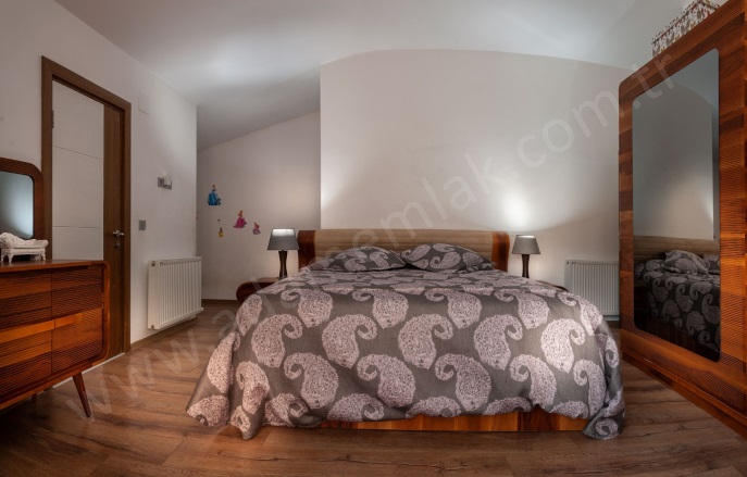 İkiçeşmelik Mah. Kuşadası Satılık Daire |  3+1 Oda | 145M2 8.100.000Tl | 2. Kat | Doğalgaz(Kombi) | 2 Banyo | 3 Yatak Odası Resim-5