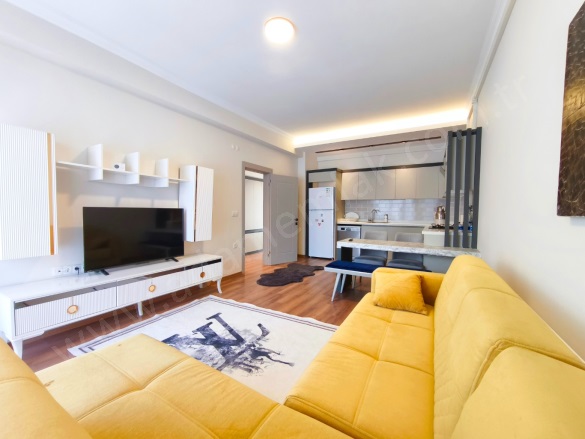 Değirmendere Mah. Kuşadası Satılık Daire |  2+1 Oda | 84M2 6.900.000Tl Eşyalı  | 2. Kat | Doğalgaz(Kombi) | 2 Banyo | 2 Yatak Odası Resim-2