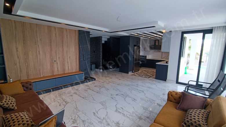 Kuşadası Karaova’Da Satılık Villa Özel Otopark Ve Havuzlu 5+1 Karaova Mah