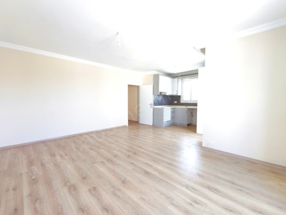 Değirmendere Mah. Kuşadası Satılık Daire |  2+1 Oda | 80M2 5.500.000Tl  Krediye Uygun  | 1. Kat | Kat Kaloriferi | 1 Banyo | 2 Yatak Odası Resim-2