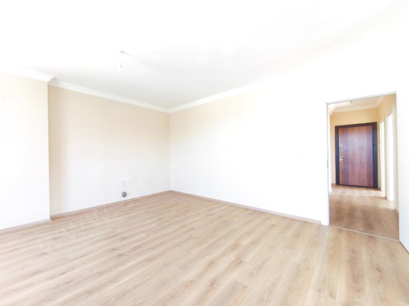 Değirmendere Mah. Kuşadası Satılık Daire |  2+1 Oda | 80M2 5.500.000Tl  Krediye Uygun  | 1. Kat | Kat Kaloriferi | 1 Banyo | 2 Yatak Odası Resim-3