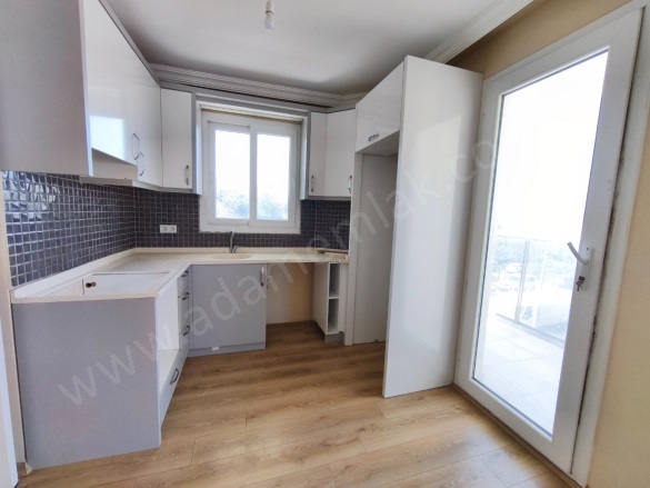 Değirmendere Mah. Kuşadası Satılık Daire |  2+1 Oda | 80M2 5.500.000Tl  Krediye Uygun  | 1. Kat | Kat Kaloriferi | 1 Banyo | 2 Yatak Odası Resim-4