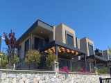 Kuşadası Soğucakda 4+1 Havuzlu Satılık Villa Soğucak Mah 207 M2 Yerden Isıtma 3 Banyo