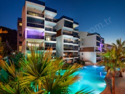 Kuşadası İkiçeşmelik Mah. Satılık Daire 3+1 145 M2 | 2. Kat | Doğalgaz(Kombi) | 2 Banyo | 3 Yatak Odası