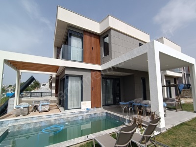 Kuşadası Soğucakda Satılık Müstakil Villa Havuzlu 5+1 Lüks Villa… Karaova Mah