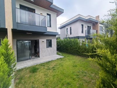 Kuşadası Karaovada Satılık Müstakil Villa 3+1 Havuzlu Karaova Mah