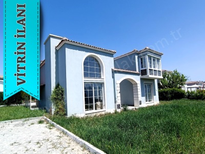 Kuşadası Caferlide Satılık Müstakil Villa 3+1 Geniş Bahçeli Caferli Mah