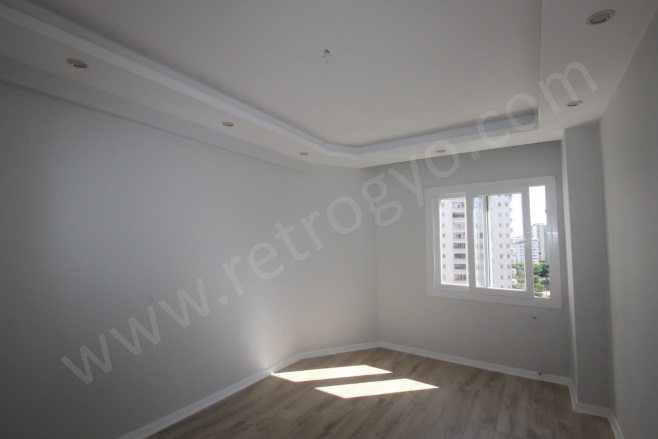 Menderes Mah. Mezitli Satılık Daire |  3+1 Oda | 180M2 4.500.000Tl  Krediye Uygun  | 8. Kat | Doğalgaz(Kombi) | 1 Banyo | 3 Yatak Odası Resim-2