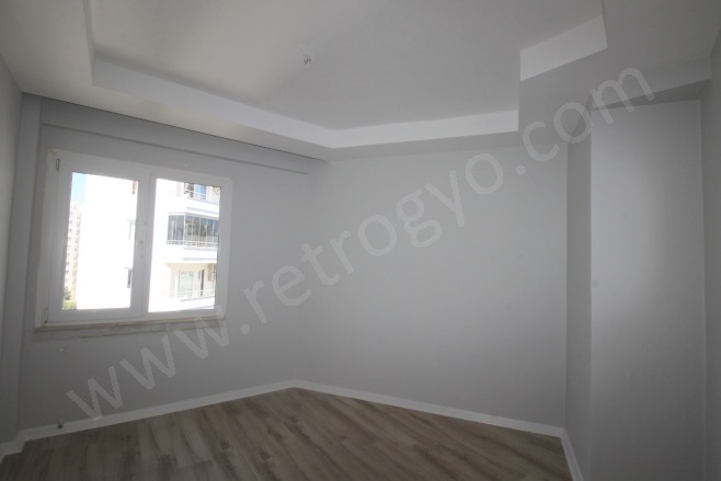 Menderes Mah. Mezitli Satılık Daire |  3+1 Oda | 180M2 4.500.000Tl  Krediye Uygun  | 8. Kat | Doğalgaz(Kombi) | 1 Banyo | 3 Yatak Odası Resim-4