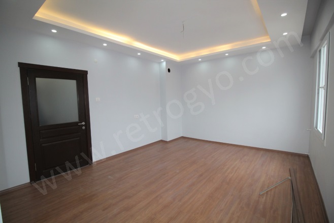 Batıkent Mah. Yenişehir Satılık Daire |  3+1 Oda | 160M2 3.600.000Tl  Krediye Uygun  | 10. Kat | Doğalgaz(Kombi) | 1 Banyo | 3 Yatak Odası Resim-4