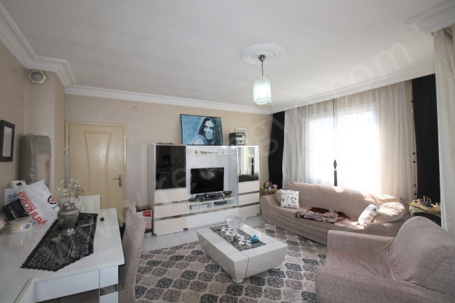 Aydınlıkevler Mah. Yenişehir Satılık Daire |  3+1 Oda | 180M2 3.900.000Tl  Krediye Uygun  | 3. Kat | Klima | 1 Banyo | 3 Yatak Odası Resim-3