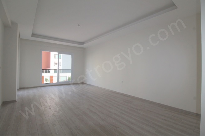 Akdeniz Mah. Mezitli Satılık Daire |  4+1 Oda | 220M2 6.000.000Tl  Krediye Uygun  | 1. Kat | Doğalgaz(Kombi) | 2 Banyo | 4 Yatak Odası Resim-1