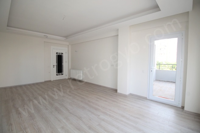 Akdeniz Mah. Mezitli Satılık Daire |  4+1 Oda | 220M2 6.000.000Tl  Krediye Uygun  | 1. Kat | Doğalgaz(Kombi) | 2 Banyo | 4 Yatak Odası Resim-2