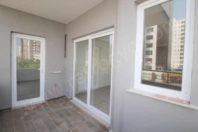 Akdeniz Mah. Mezitli Satılık Daire |  4+1 Oda | 220M2 6.000.000Tl  Krediye Uygun  | 1. Kat | Doğalgaz(Kombi) | 2 Banyo | 4 Yatak Odası Resim-4