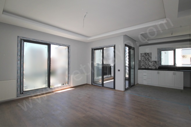 Mustafa Kemal Mah. Toroslar Satılık Daire |  2+1 Oda | 140M2 5.150.000Tl  Krediye Uygun  | 6. Kat | Doğalgaz(Kombi) | 2 Banyo | 2 Yatak Odası Resim-1