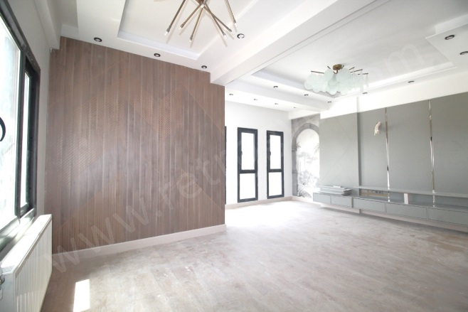 Kuyuluk Mah. Mezitli Satılık Daire |  4+1 Oda | 220M2 6.500.000Tl  Krediye Uygun  | 3. Kat | Doğalgaz(Kombi) | 2 Banyo | 4 Yatak Odası Resim-4