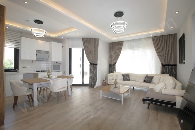 Merkez Mah. Mezitli Satılık Daire |  3+1 Oda | 190M2 6.500.000Tl  Krediye Uygun  | 1. Kat | Kat Kaloriferi | 2 Banyo | 3 Yatak Odası Resim-1