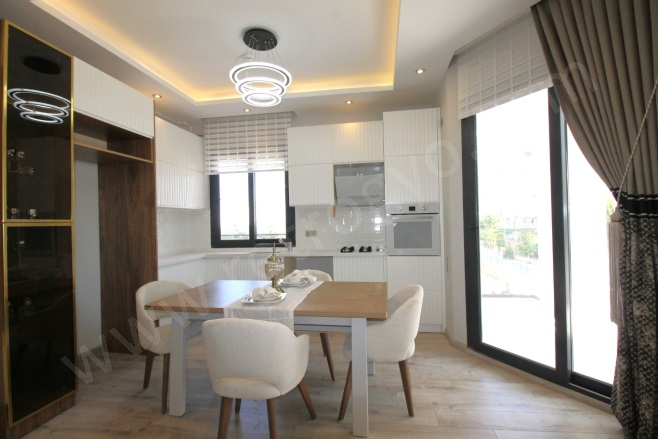 Merkez Mah. Mezitli Satılık Daire |  3+1 Oda | 190M2 6.500.000Tl  Krediye Uygun  | 1. Kat | Kat Kaloriferi | 2 Banyo | 3 Yatak Odası Resim-4