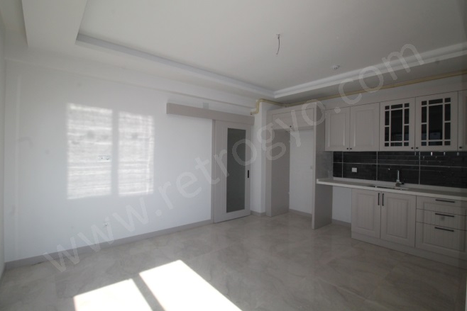 Merkez Mah. Mezitli Satılık Daire |  5+1 Oda | 230M2 13.000.000Tl  Krediye Uygun  | 8. Kat | Doğalgaz(Kombi) | 2 Banyo | 5 Yatak Odası Resim-5