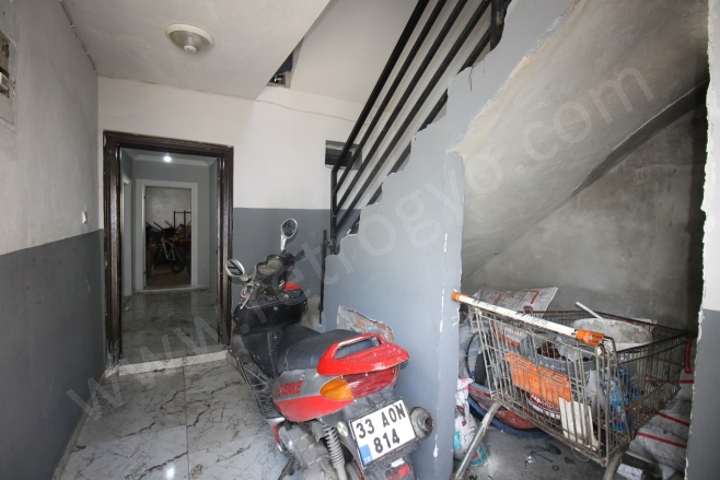 Gündoğdu Mah. Akdeniz Satılık Bina |  2+1 Oda | 100M2 4.500.000Tl  Krediye Uygun  | Müstakil | Klima | 1 Banyo | 1 Yatak Odası Resim-1