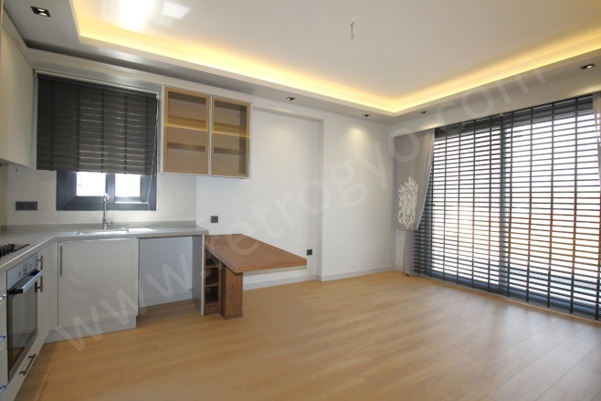 Yeni Mah. Mezitli Satılık Daire |  1+1 Oda | 65M2 3.500.000Tl  Krediye Uygun  | 1. Kat | Doğalgaz(Kombi) | 1 Banyo | 1 Yatak Odası Resim-1