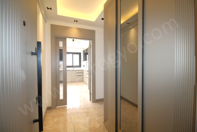 Akdeniz Mah. Mezitli Satılık Daire |  2+1 Oda | 110M2 5.500.000Tl  Krediye Uygun  | 1. Kat | Doğalgaz(Kombi) | 2 Banyo | 2 Yatak Odası Resim-3