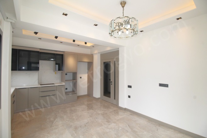 Akdeniz Mah. Mezitli Satılık Daire |  2+1 Oda | 110M2 5.500.000Tl  Krediye Uygun  | 1. Kat | Doğalgaz(Kombi) | 2 Banyo | 2 Yatak Odası Resim-4