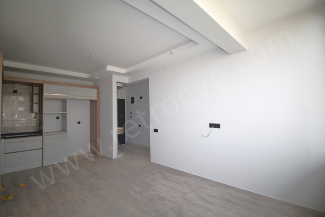 Akdeniz Mah. Mezitli Satılık Daire |  2+1 Oda | 110M2 4.500.000Tl  Krediye Uygun  | 1. Kat | Doğalgaz(Kombi) | 2 Banyo | 2 Yatak Odası Resim-1