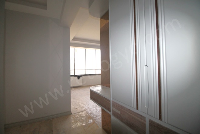 Akdeniz Mah. Mezitli Satılık Daire |  2+1 Oda | 110M2 4.500.000Tl  Krediye Uygun  | 1. Kat | Doğalgaz(Kombi) | 2 Banyo | 2 Yatak Odası Resim-4