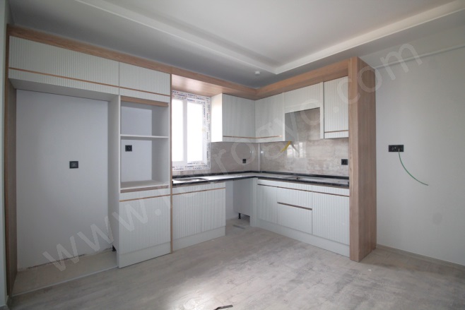Akdeniz Mah. Mezitli Satılık Daire |  3+1 Oda | 150M2 6.500.000Tl  Krediye Uygun  | 1. Kat | Doğalgaz(Kombi) | 2 Banyo | 3 Yatak Odası Resim-4