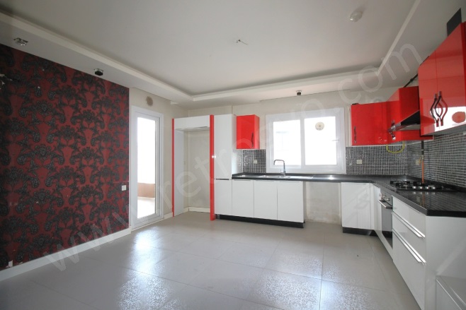 Batıkent Mah. Yenişehir Kiralık Daire |  3+1 Oda | 190M2 Aylık 36.000Tl  Krediye Uygun  | 3. Kat | Doğalgaz(Kombi) | 2 Banyo | 3 Yatak Odası Resim-4