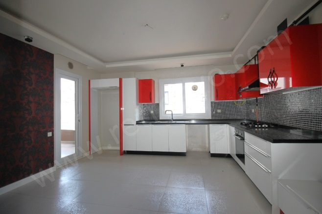 Batıkent Mah. Yenişehir Kiralık Daire |  3+1 Oda | 190M2 Aylık 36.000Tl  Krediye Uygun  | 3. Kat | Doğalgaz(Kombi) | 2 Banyo | 3 Yatak Odası Resim-5