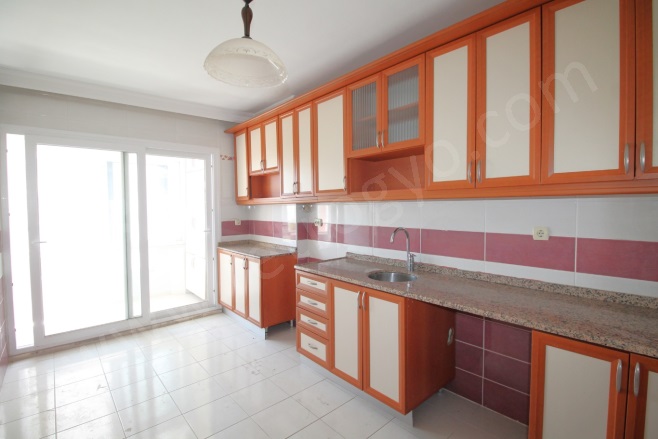 Menteş Mah. Yenişehir Satılık Daire |  3+1 Oda | 180M2 4.650.000Tl  Krediye Uygun  Eşyalı  | 3. Kat | Klima | 1 Banyo | 3 Yatak Odası Resim-3