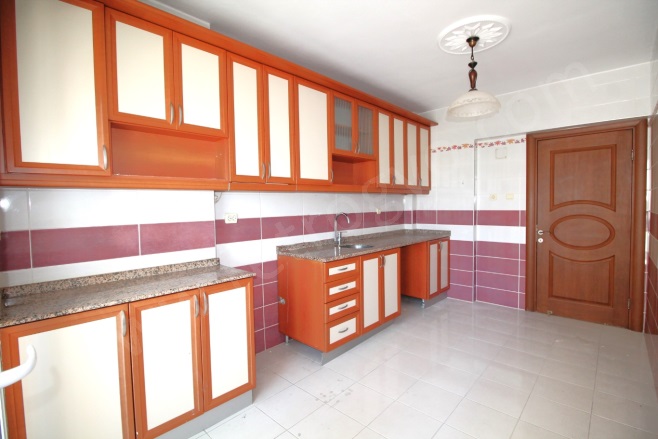 Menteş Mah. Yenişehir Satılık Daire |  3+1 Oda | 180M2 4.650.000Tl  Krediye Uygun  Eşyalı  | 3. Kat | Klima | 1 Banyo | 3 Yatak Odası Resim-5