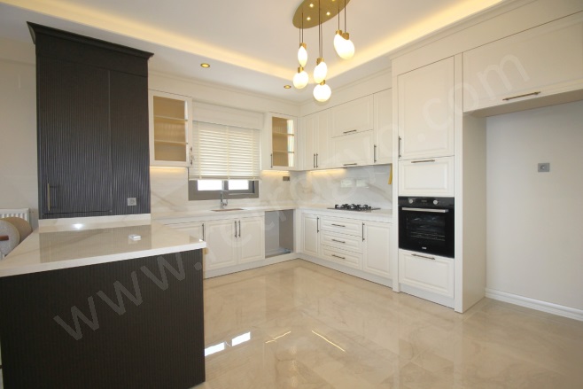 Portakal Mah. Toroslar Satılık Daire |  4+1 Oda | 200M2 9.500.000Tl  Krediye Uygun  | 1. Kat | Doğalgaz(Kombi) | 2 Banyo | 1 Yatak Odası Resim-3