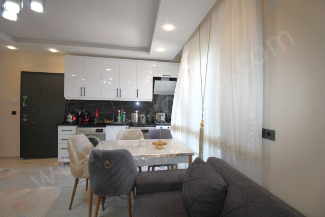 50. Yıl Mah. Yenişehir Satılık Daire |  5+1 Oda | 170M2 5.450.000Tl  Krediye Uygun  | 2. Kat | Doğalgaz(Kombi) | 2 Banyo | 5 Yatak Odası Resim-1