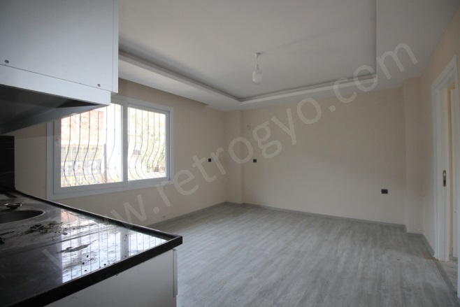 50. Yıl Mah. Yenişehir Satılık Daire |  5+1 Oda | 170M2 5.450.000Tl  Krediye Uygun  | 2. Kat | Doğalgaz(Kombi) | 2 Banyo | 5 Yatak Odası Resim-3
