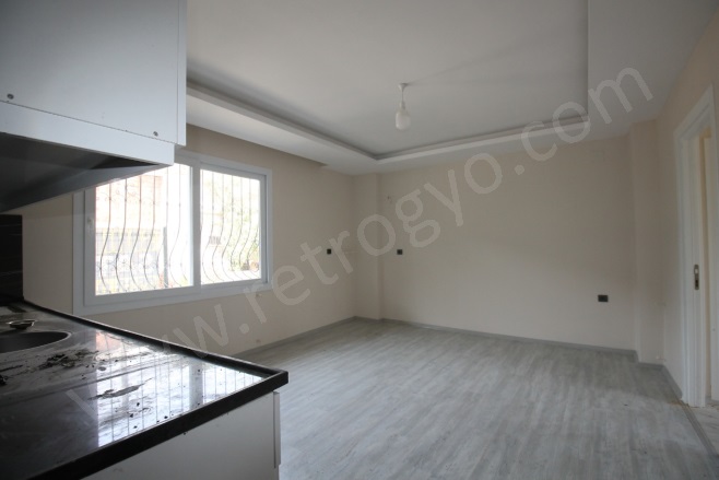 50. Yıl Mah. Yenişehir Satılık Daire |  5+1 Oda | 170M2 5.450.000Tl  Krediye Uygun  | 2. Kat | Doğalgaz(Kombi) | 2 Banyo | 5 Yatak Odası Resim-4