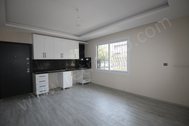 50. Yıl Mah. Yenişehir Satılık Daire |  5+1 Oda | 170M2 5.450.000Tl  Krediye Uygun  | 2. Kat | Doğalgaz(Kombi) | 2 Banyo | 5 Yatak Odası Resim-5