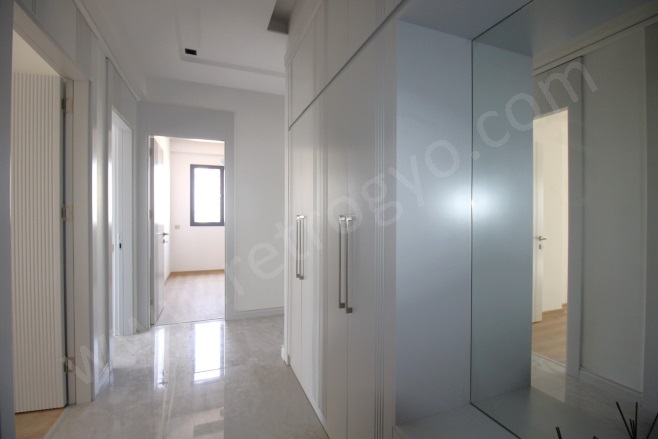 Batıkent Mah. Yenişehir Satılık Daire |  3+1 Oda | 180M2 7.500.000Tl  Krediye Uygun  | 1. Kat | Doğalgaz(Kombi) | 2 Banyo | 3 Yatak Odası Resim-1