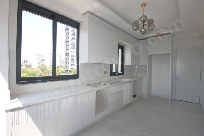 Batıkent Mah. Yenişehir Satılık Daire |  3+1 Oda | 180M2 7.500.000Tl  Krediye Uygun  | 1. Kat | Doğalgaz(Kombi) | 2 Banyo | 3 Yatak Odası Resim-5