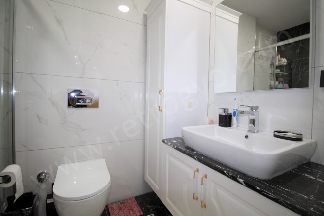 Portakal Mah. Toroslar Satılık Daire |  4+1 Oda | 220M2 8.250.000Tl  Krediye Uygun  Eşyalı  | 11. Kat | Doğalgaz(Kombi) | 2 Banyo | 4 Yatak Odası Resim-4