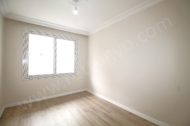 Cumhuriyet Mah. Yenişehir Satılık Daire |  3+1 Oda | 170M2 3.600.000Tl  Krediye Uygun  | 3. Kat | Klima | 1 Banyo | 3 Yatak Odası Resim-2