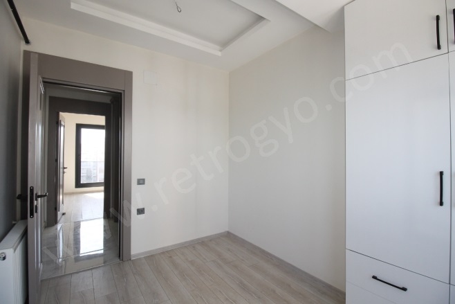 Deniz Mah. Mezitli Satılık Daire |  3+1 Oda | 180M2 8.500.000Tl  Krediye Uygun  | 4. Kat | Doğalgaz(Kombi) | 2 Banyo | 3 Yatak Odası Resim-5