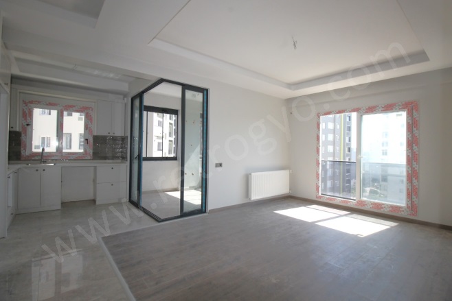 Akdeniz Mah. Mezitli Satılık Daire |  2+1 Oda | 120M2 4.500.000Tl  Krediye Uygun  | 7. Kat | Doğalgaz(Kombi) | 2 Banyo | 2 Yatak Odası Resim-1